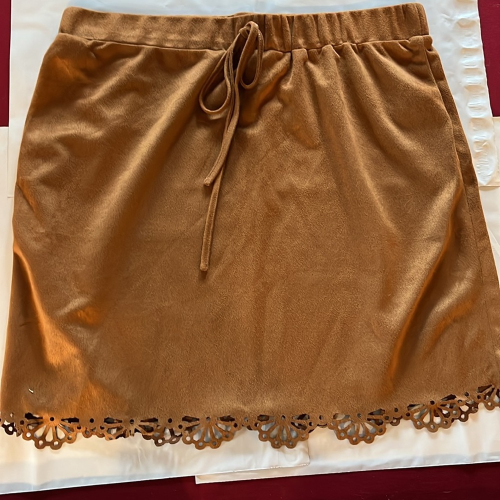 Shein woman XL BROWN Camel Faux SUEDE Leather Stretch Mini Skirt scalloped hem
